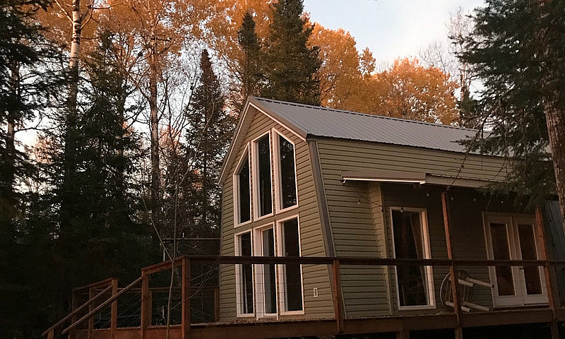 Lakefront Cottage Fo...