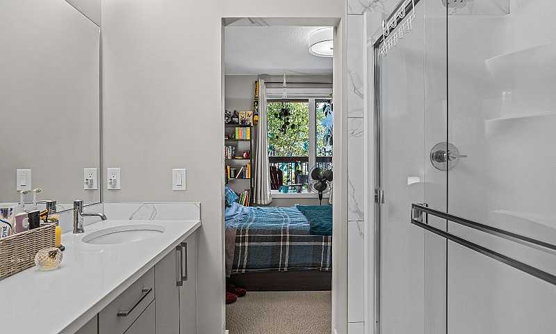 Former Showhome With...