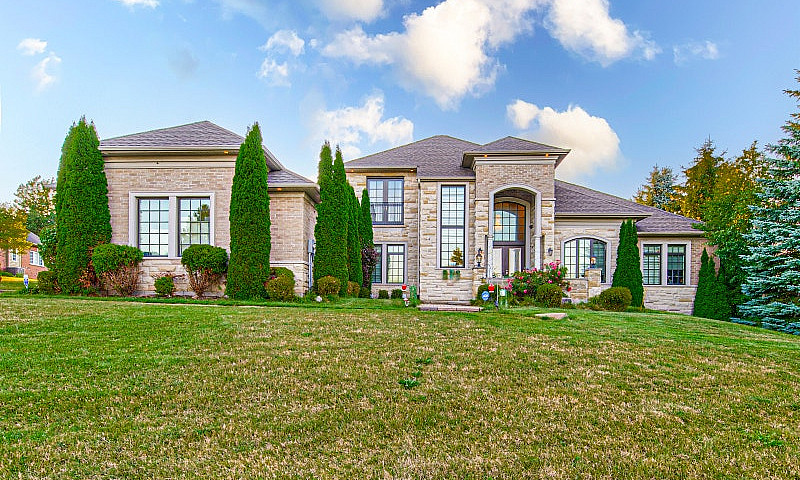 Luxury House For Sal...