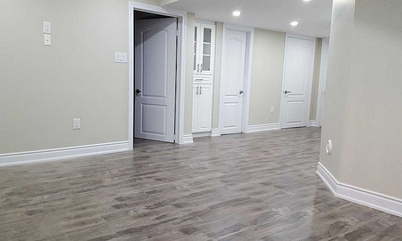 Bright, Spacious 2 B...