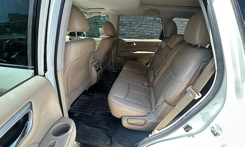 2016 Nissan Pathfind...