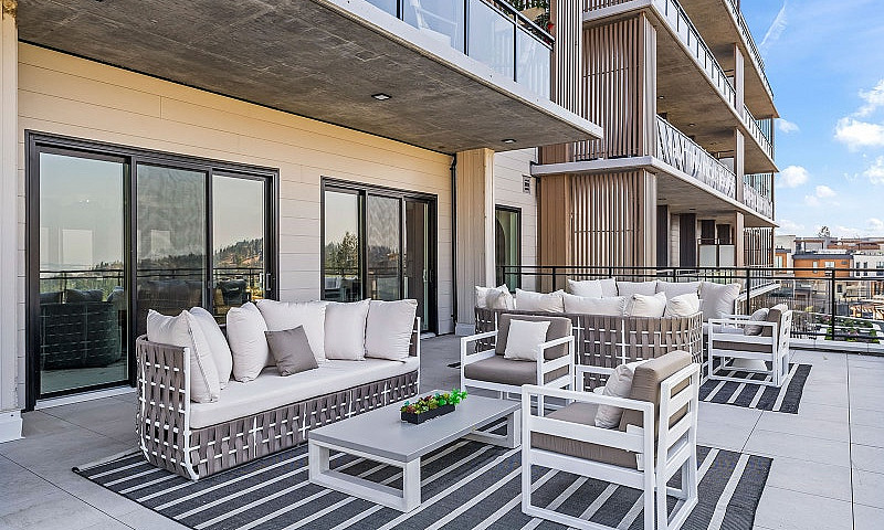Vista Penthouse & Su...