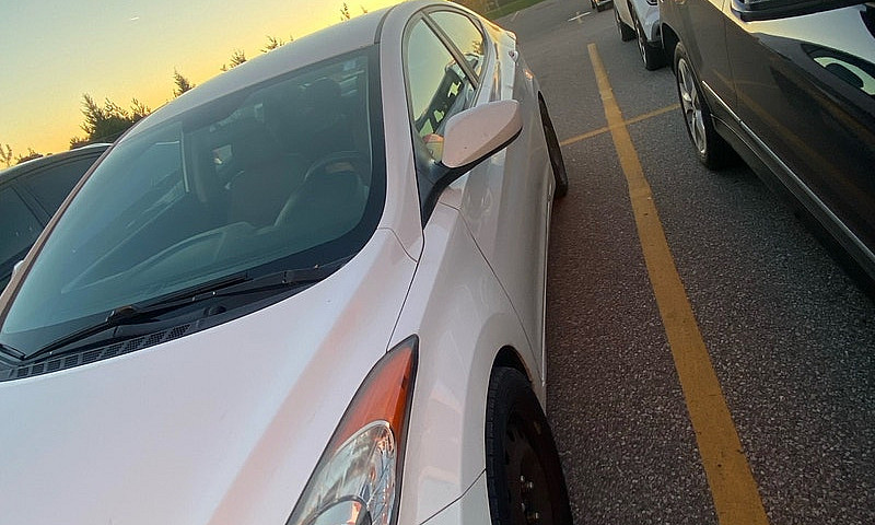 Hyundai Elantra 2013...