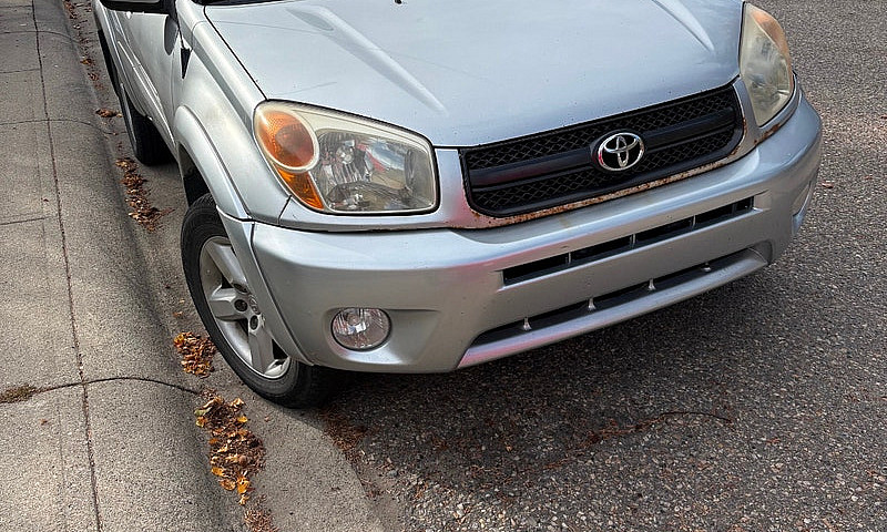 2004 Toyota Rav4...