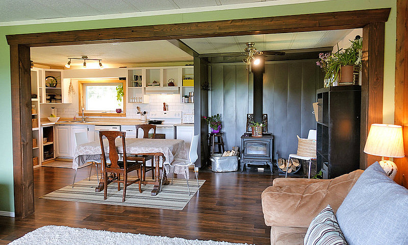 10 Acre Hilltop Home...