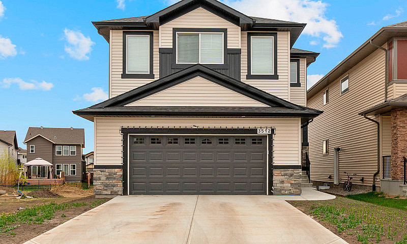 Stunning 4-Bedroom H...