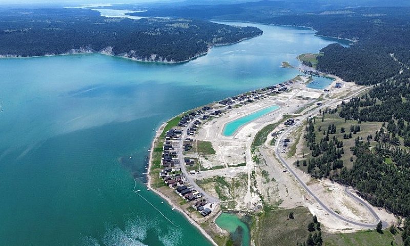Koocanusa Village - ...