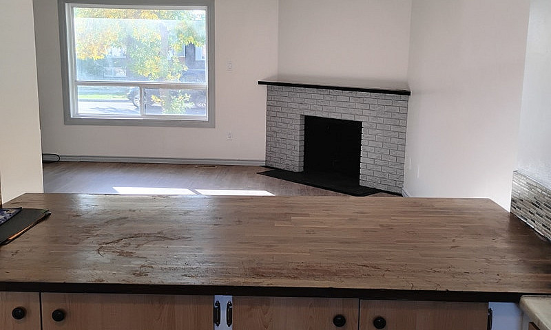 3 Br Town House For ...