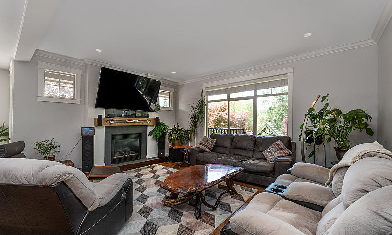 Just Listed! #1 3008...