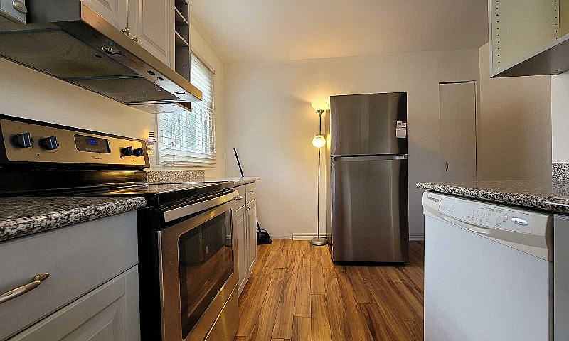 3 Bed 1 Bath Unit In...