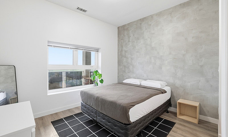 Penthouse Condo For ...