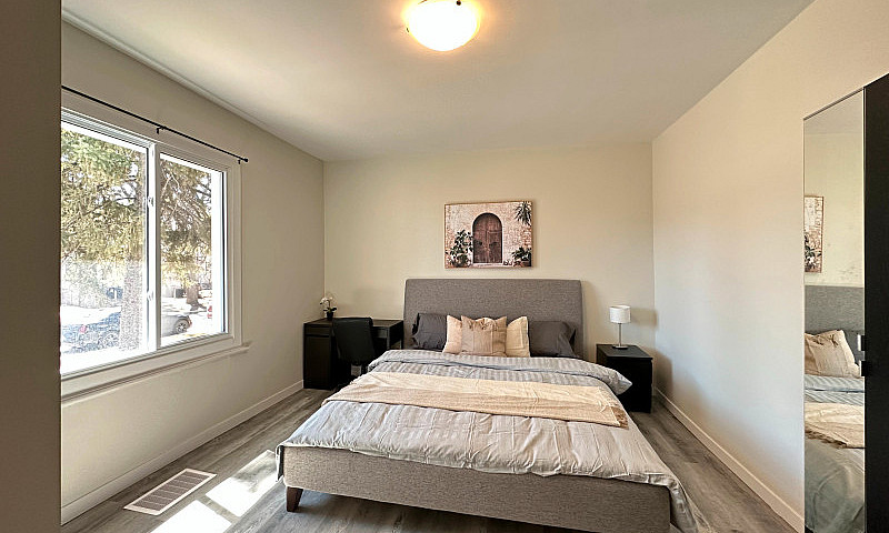 Fully Furnished 3 Be...