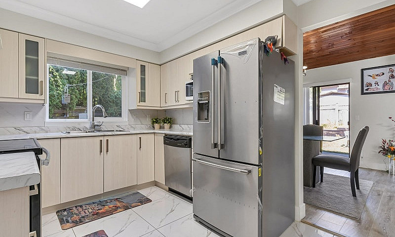4 Beds 2.5 Baths Hou...