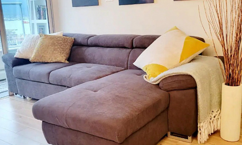Fully Furnished 1Bed...