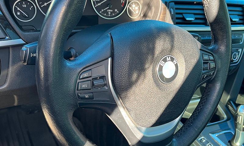 2015 Black Bmw 320Xi...