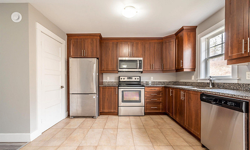 3 Bed, 4 Bath, 3 Sto...