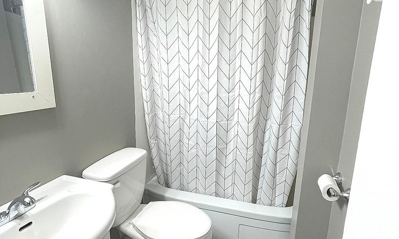 Rossland Home For Re...