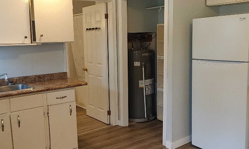 3 Bed, 1.5 Bath Town...