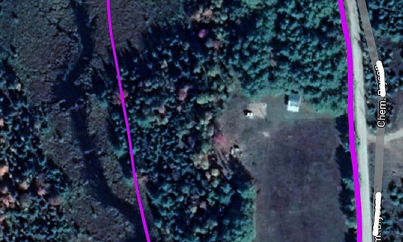 12 Acres , Plus Buil...