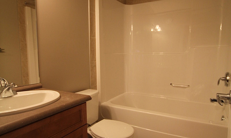 2 Bed Basement, Priv...