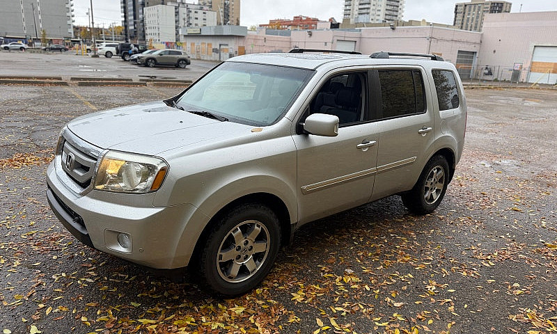 Mint Honda Pilot...