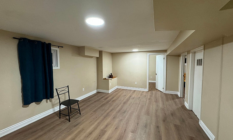 2 Bedroom Walkout Ba...