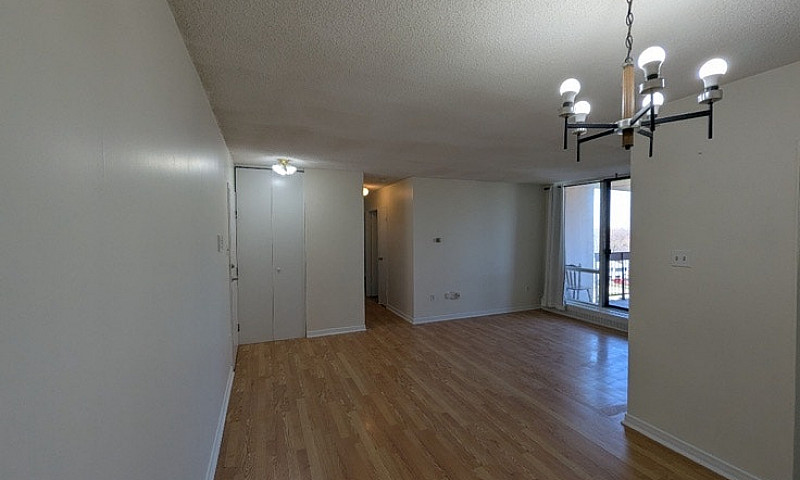 Spacious 2 Bed 2 Bat...
