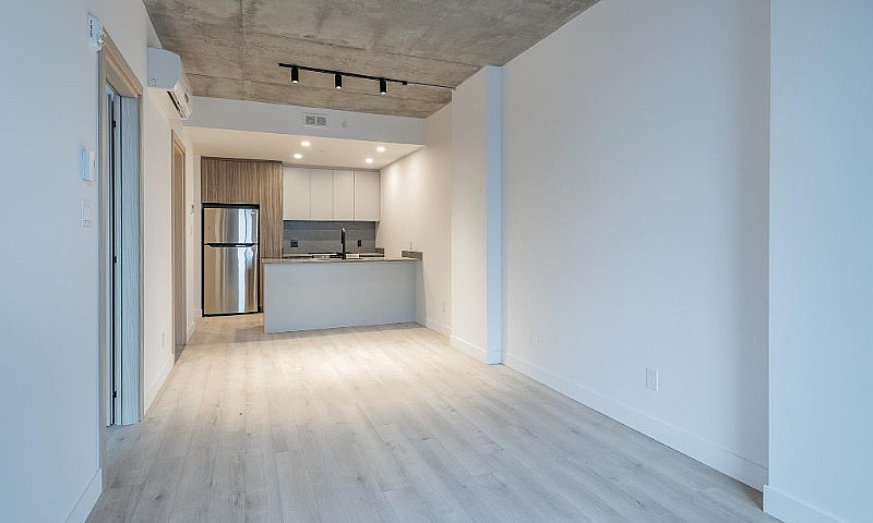Brand New 1 Bed In O...