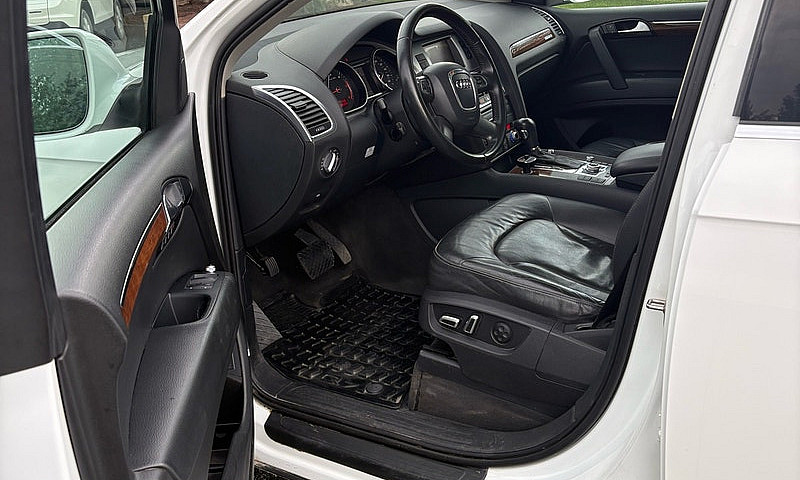 2011 Audi Q7...