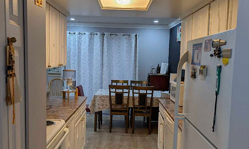 2Bed 1 Bath Spacious...