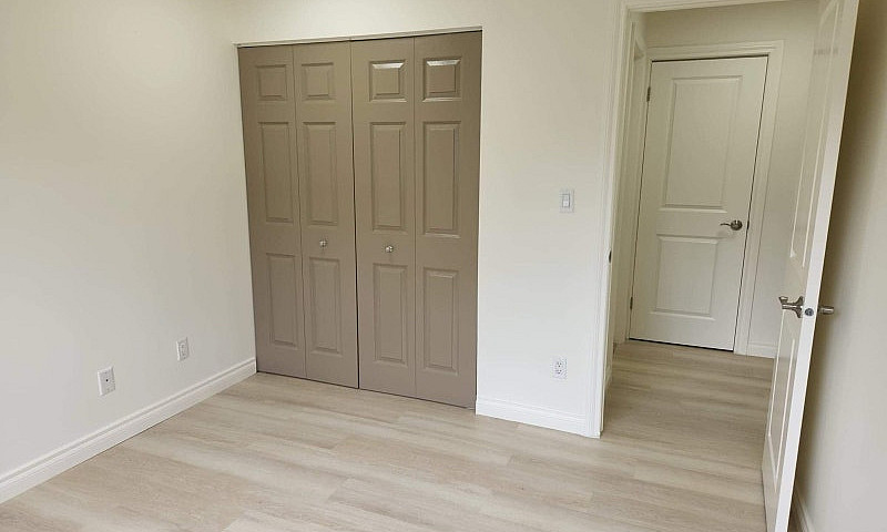 2 Bed , 1 Bath Condo...