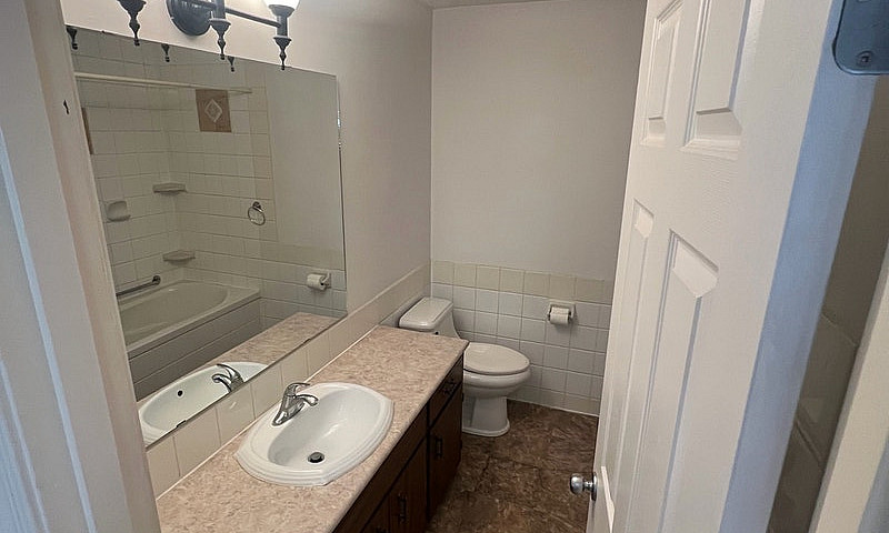 Spacious  2 Bedroom ...