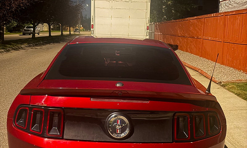 2014 Ford Mustang V6...