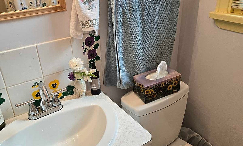 Charming 2 Bed, 1 Ba...