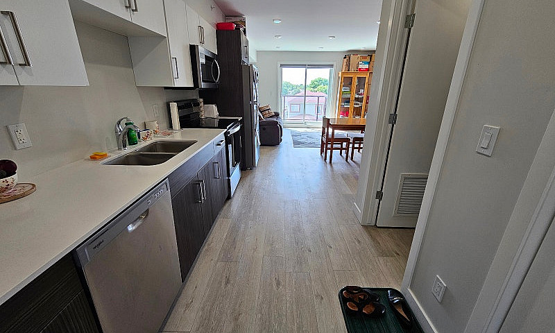 2-Bedroom 2-Bathroom...