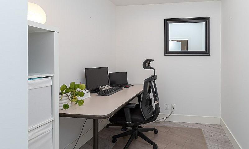 1 Bed +Den Condo In ...
