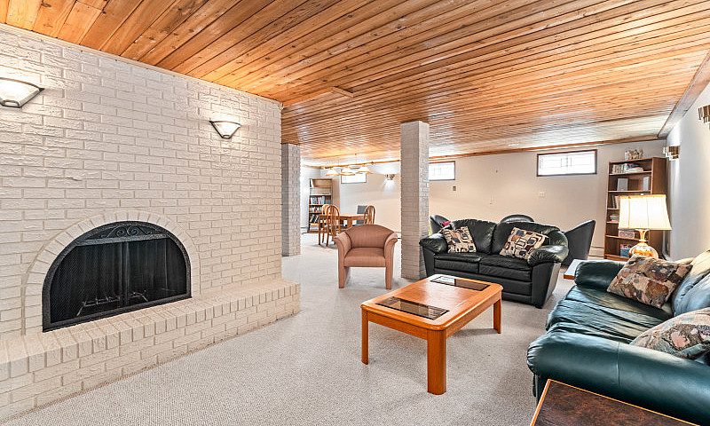 Just Listed: 9825 18...