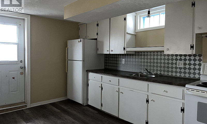 2 Bedroom Duplex For...