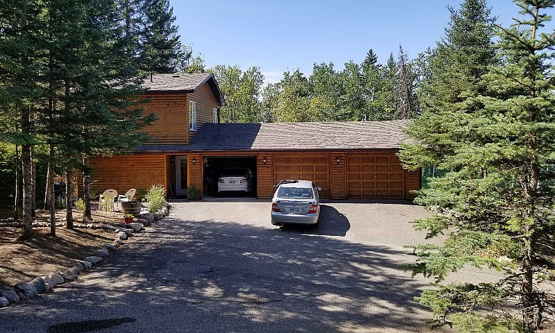 Cottage And Condo Fo...