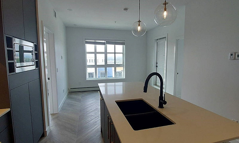 2 Bedroom / 2 Bath U...
