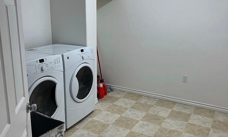 Room For Rent ...