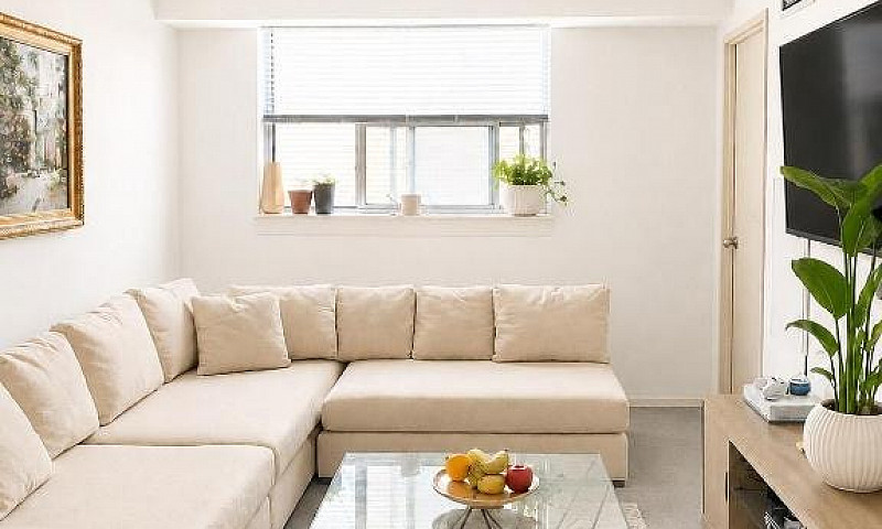 Large Private Room|D...