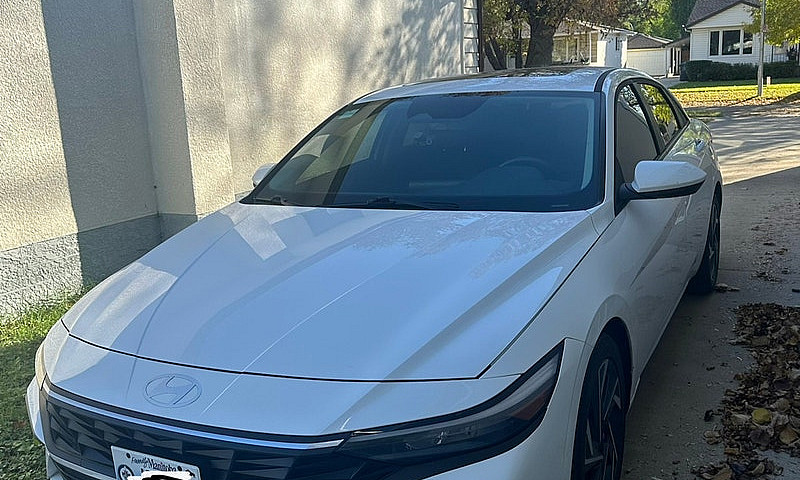 Hyundai Elantra 2025...