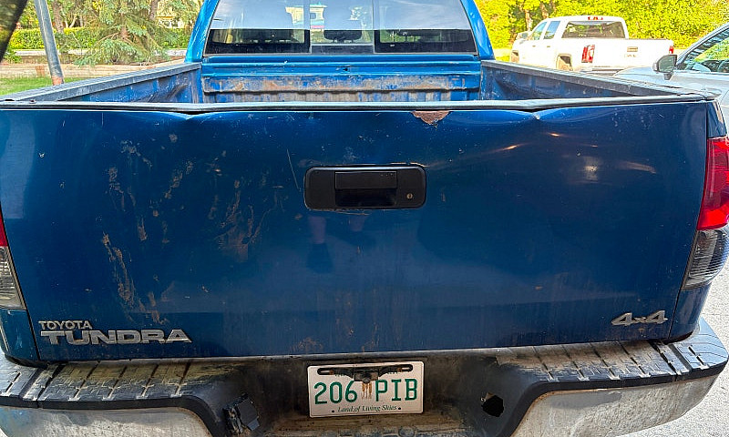 Toyota Tundra Sr5...