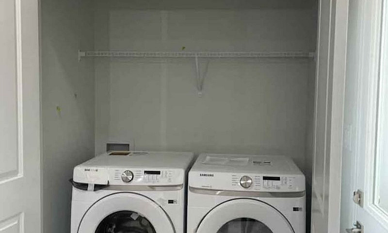 1 Bedroom Basement S...