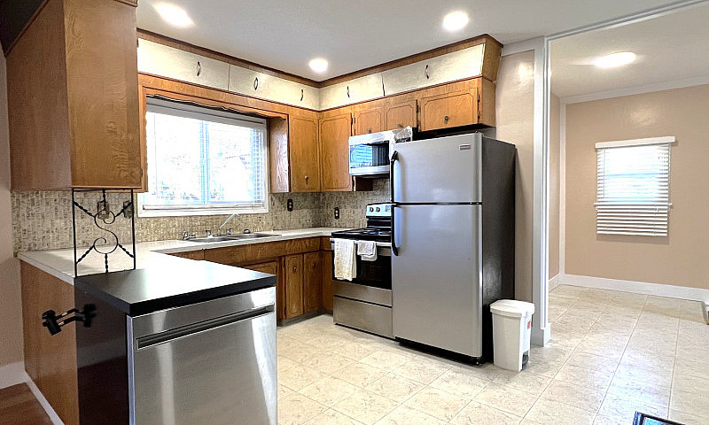 4922-48 Ave Andrew A...