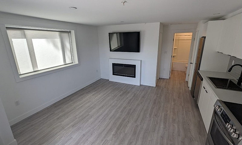 1 Bedroom In-Suite L...