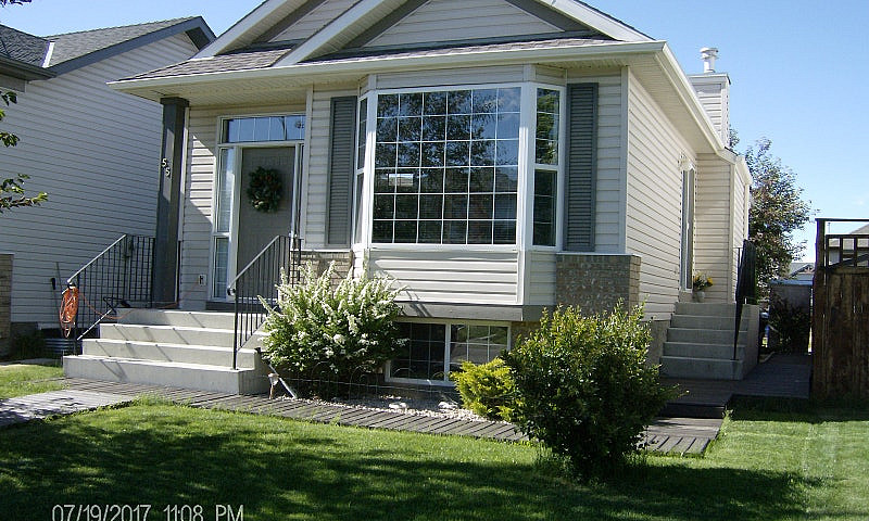 Calgary Evergreen Sw...