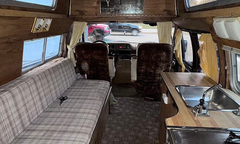 Dodge Ram B250 Royal...