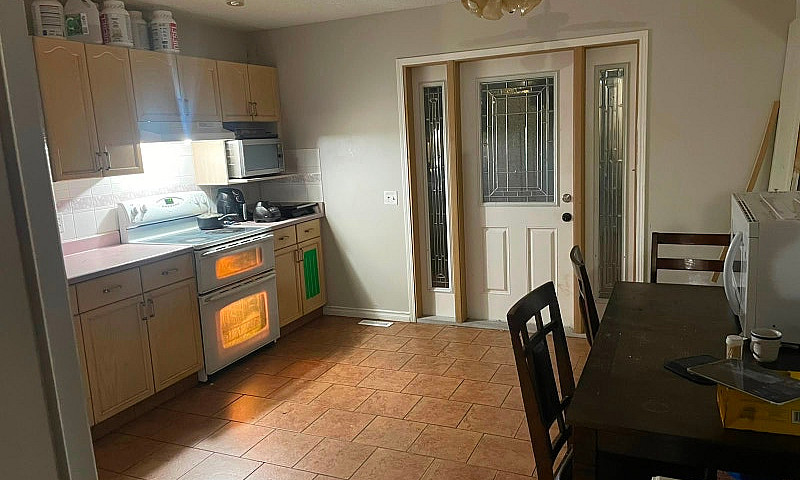 Room For Rent (Furni...